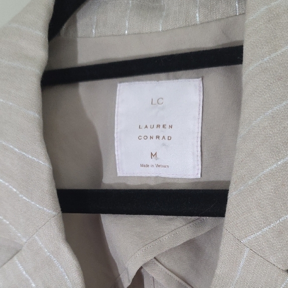 LC Lauren Conrad Silver and Cream Blazer with Tailored Silhouette - Picture 2 of 6